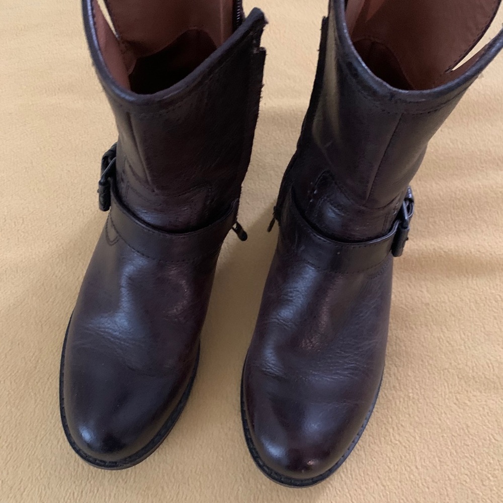 Brown boots size 7